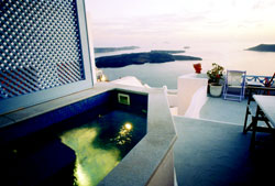 Oniro Suites Terrasse mit Jacuzzi