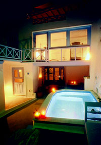 Oniro Suites in Santorini
